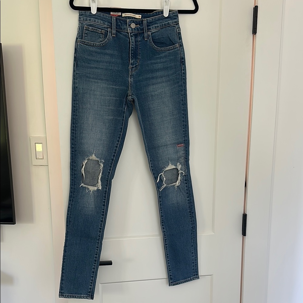 Levi's 721 High Rise Skinny Jeans